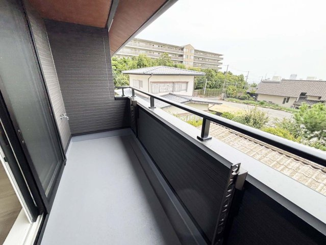 東灘区鴨子ヶ原3丁目新築一戸建のバルコニー