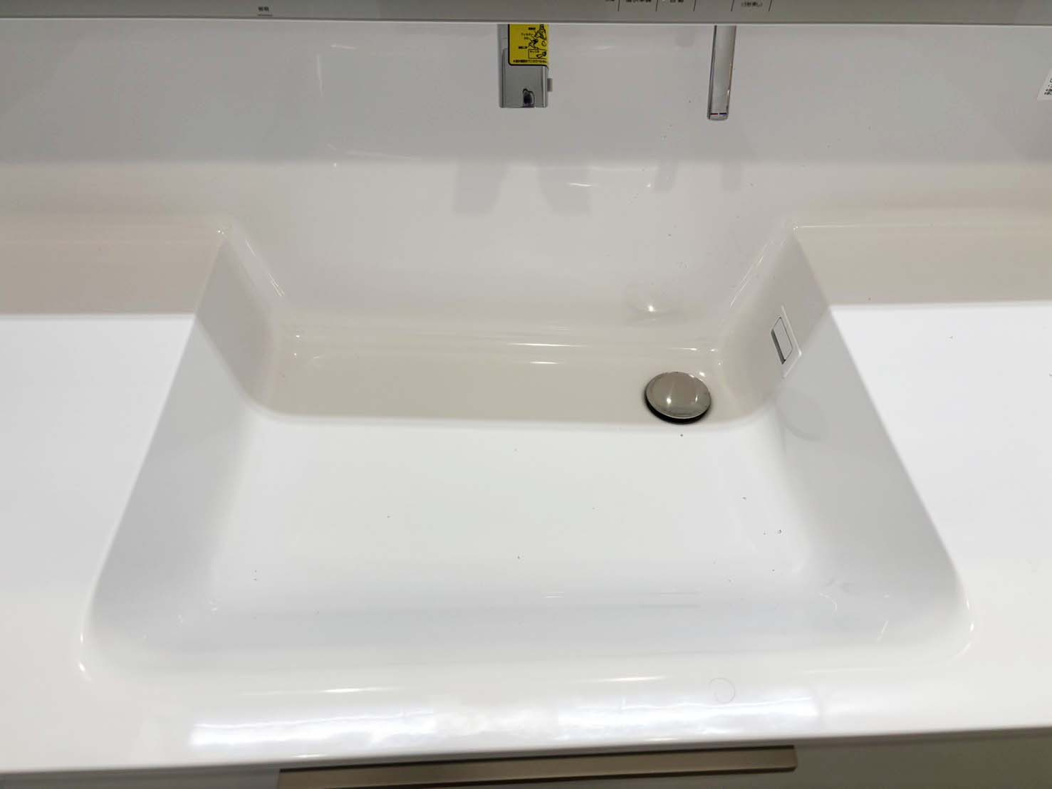 東灘区鴨子ヶ原3丁目新築一戸建の独立洗面台