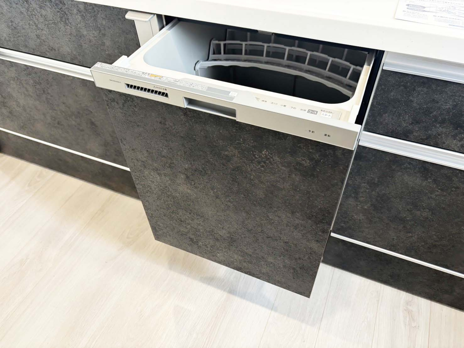 東灘区鴨子ヶ原3丁目新築一戸建のキッチン|食洗器