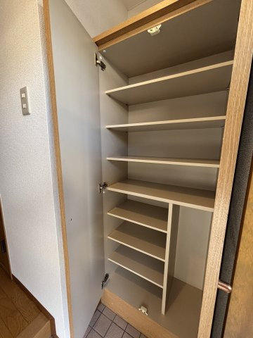 ジョイパレス高取駅前の洋室