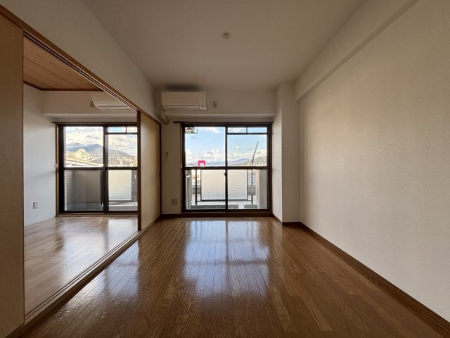 ジョイパレス高取駅前の玄関