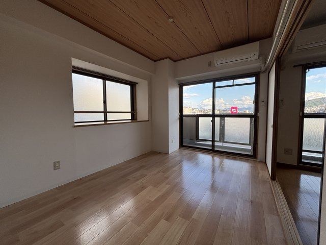 ジョイパレス高取駅前のロビー