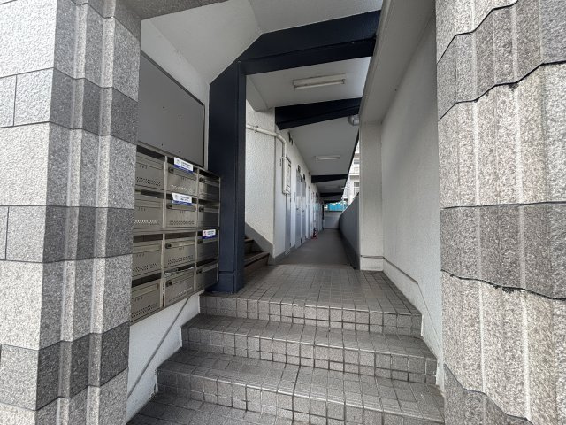 ヴィラ城山のエントランス