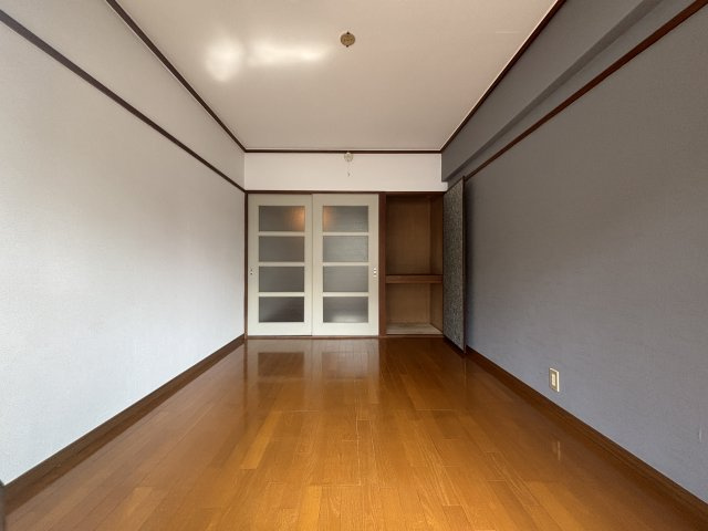 ヴィラ城山の居間・リビング