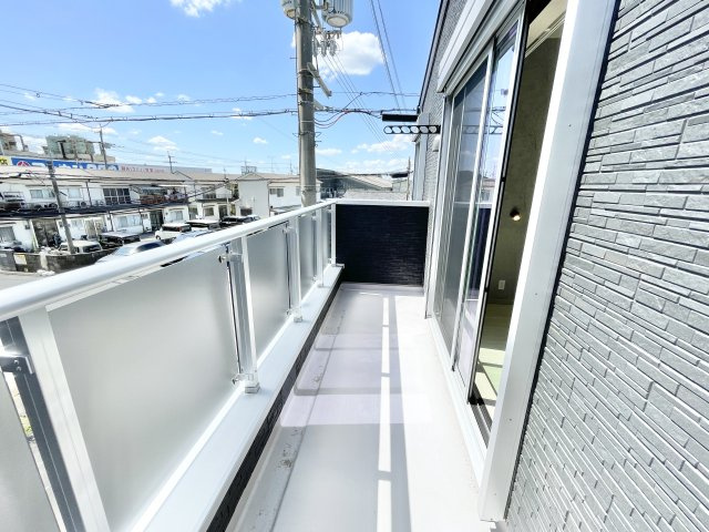 枚方市大峰元町2丁目　新築未入居のバルコニー|お洗濯にも便利なバルコニー付き