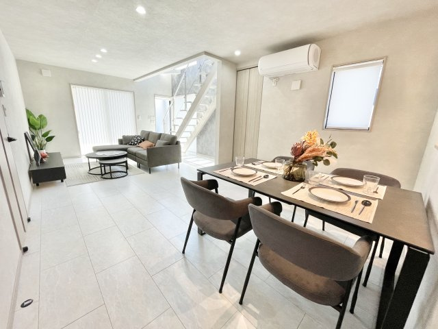 枚方市大峰元町2丁目　新築未入居の居間・リビング|おしゃれなリビングです