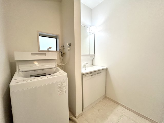 中古住宅　稲里の独立洗面台