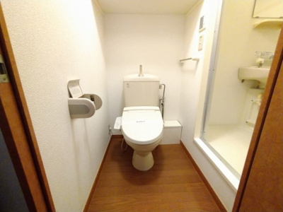 【トイレ】 | レオパレスミヤⅡ | 温水洗浄便座設置