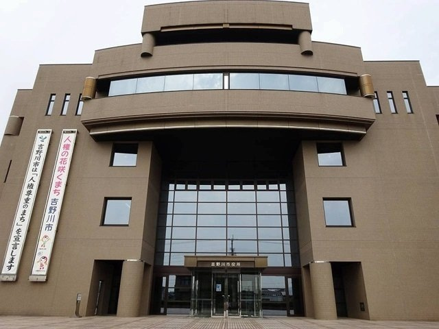 センスの周辺|吉野川市役所まで1300m