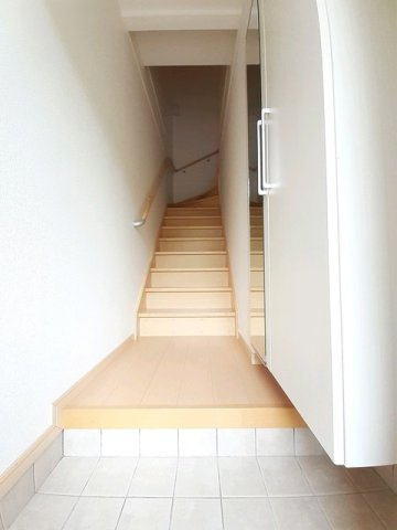 センスの玄関|収納もある玄関です