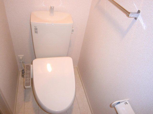フィオーレのトイレ|コンパクトで使いやすいトイレです