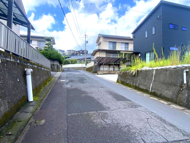 明和1丁目　売地の前面道路含む現地写真|落ち着いた住宅街です。