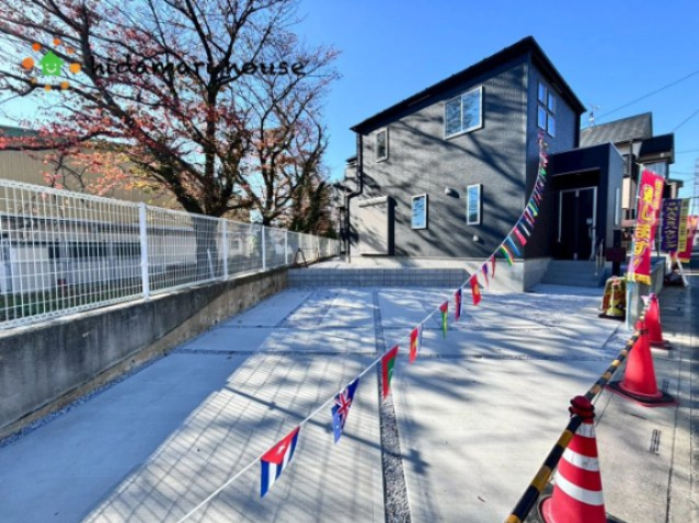 桶川市上日出谷南4期　新築戸建　グラファーレ01の駐車場