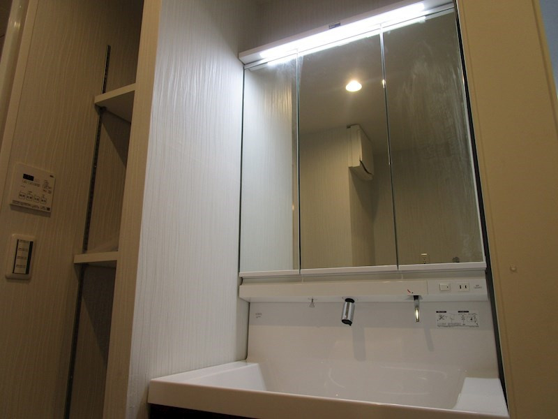 ラトゥール代官町EASTの洗面所