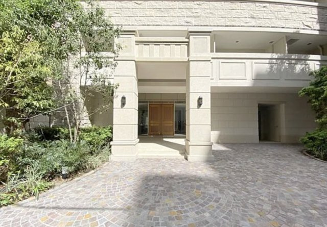 Dimus北浜のエントランス