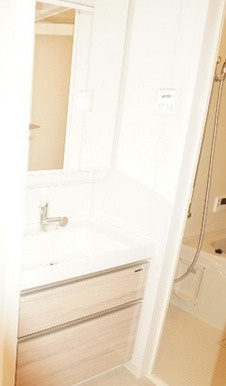 Dimus北浜の洗面所