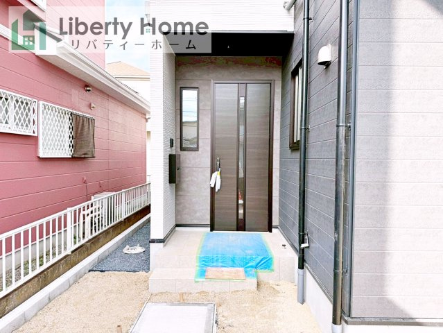 守谷市薬師台8期　新築戸建のエントランス