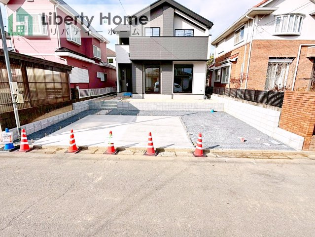 守谷市薬師台8期　新築戸建の駐車場