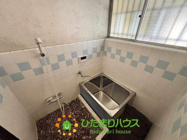 幸手市千塚　中古一戸建ての浴室