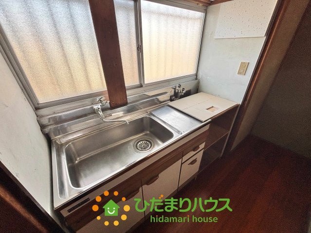 幸手市千塚　中古一戸建てのキッチン