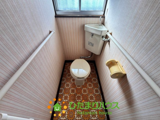 幸手市千塚　中古一戸建てのトイレ