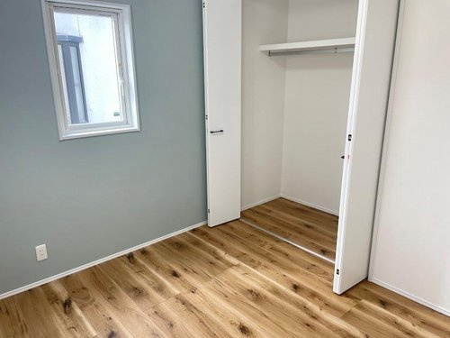 寒河江市西根【建売】の洋室|洋室もそれぞれ収納スペースが完備されております。