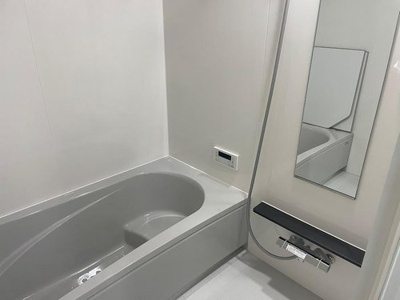 【浴室】 | 寒河江市西根【新築建売】 | 広々浴室は、ゆったりとくつろいで疲れを癒す空間です。