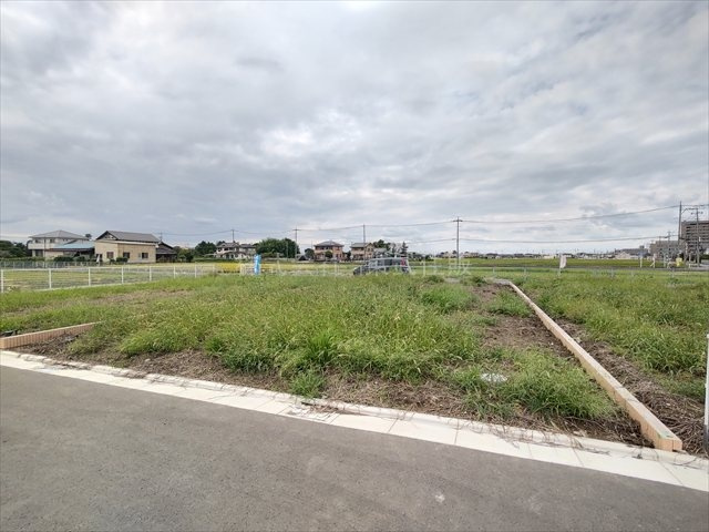 【前面道路含む現地写真】の画像