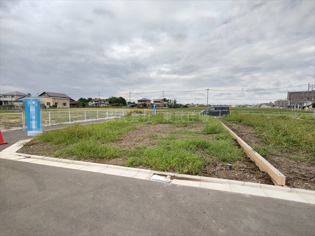 【前面道路含む現地写真】 | 川越市鴨田　全9区画　E区画 | 住環境良好です