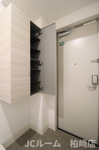 柏崎市豊町のアパートの玄関