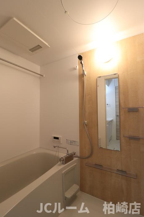 柏崎市豊町のアパートの浴室