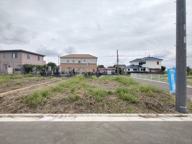 【前面道路含む現地写真】 | 川越市鴨田　全9区画　F区画 | 閑静な住宅地です
