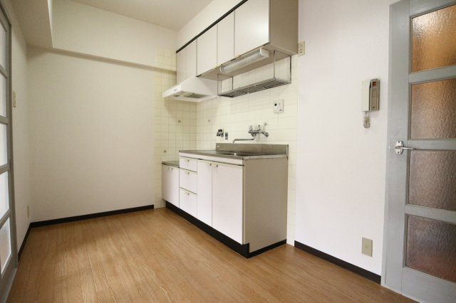 クレスタ舞子の居間・リビング