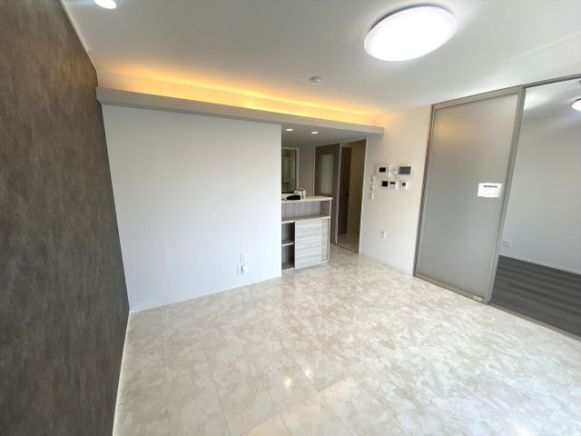 プレミア西条中央Ｂ棟の居間・リビング