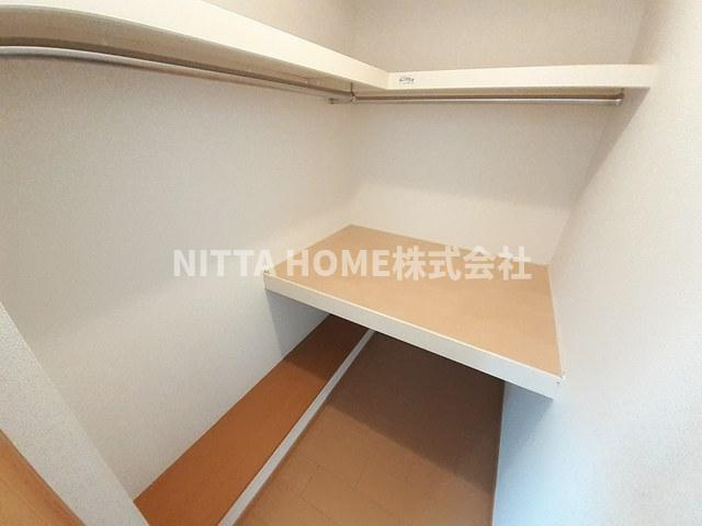 グリーン・エコーⅠの収納|収納力のあるウォークインクローゼット(^_-)-☆