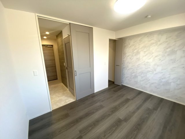 プレミア西条中央Ｂ棟の洋室