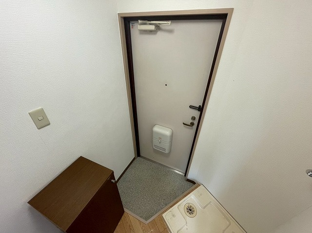 アークマンションの玄関