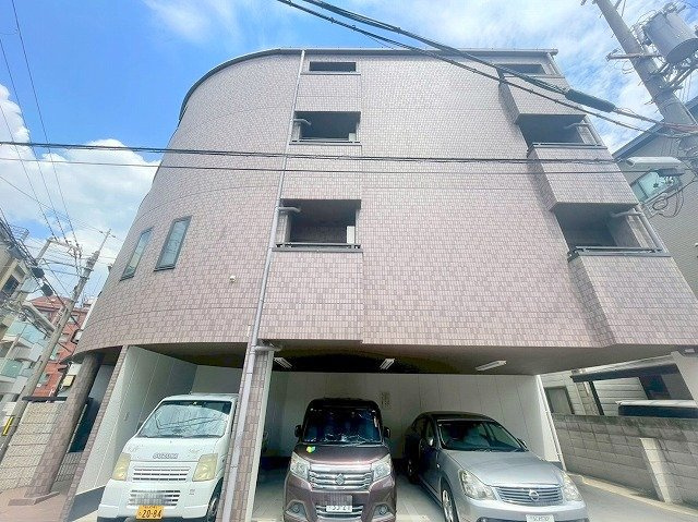 アークマンションの外観