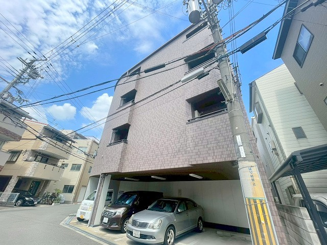 アークマンションの外観