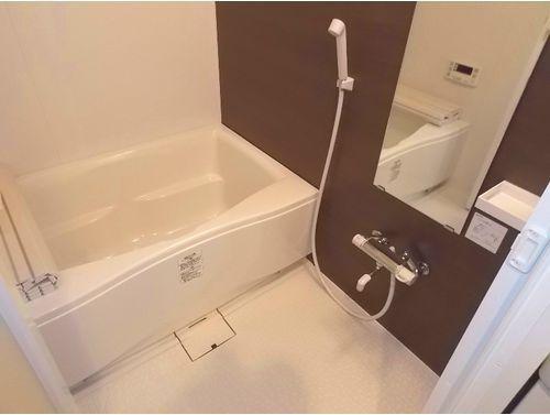 ピニエール浦和岸町の浴室|★オートバス仕様・追焚き機能付き。★