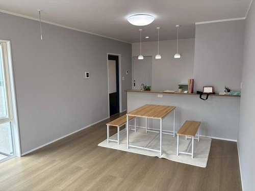 寒河江市西根【新築建売】☆平屋の居間・リビング|リビングは広々です。家族の団欒の場として家庭を包みます。