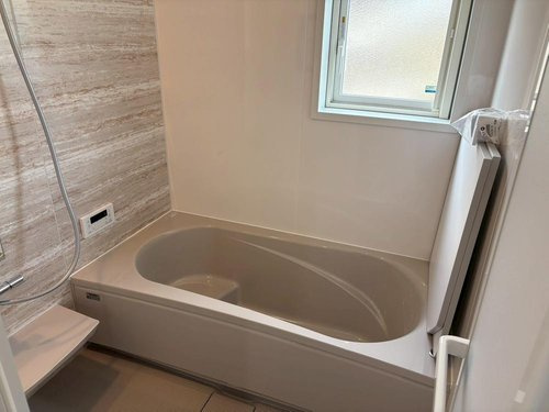 寒河江市西根【建売】☆平屋の浴室|広々浴室は、ゆったりとくつろいで疲れを癒す空間です。