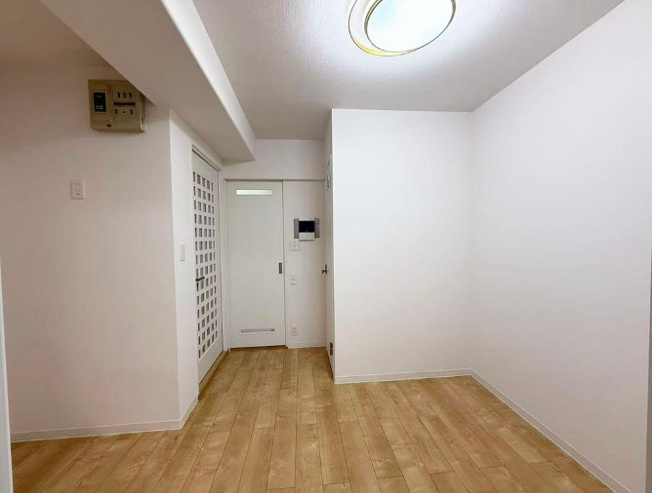 【キッチン】 | サンコート池袋 | ダイニングキッチンは、洋室の可動間仕切りを開放すれば広々とした空間になります。