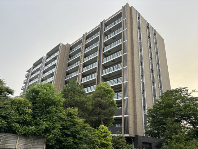 プレサンス ロジェ 金沢 香林坊の外観