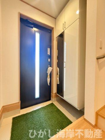 茅ヶ崎市香川４丁目　新築戸建の玄関|現地外観