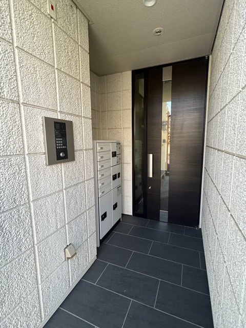 ミオ・アロッジョのエントランス|オートロック付きのエントランス