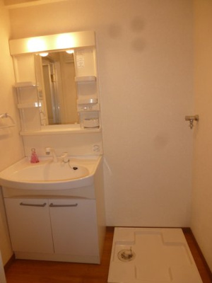 【洗面所】 | エミナンス丸山台 | ゆったりとスペースのある洗面所