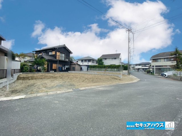 【同施工物件ご案内可能】知多市寺本台3丁目 全2棟の前面道路含む現地写真|事前予約にて現地ご見学いただけます！お気軽にお問い合わせください♪
■株式会社　セキュアハウス■
住宅ローンに強く、知識、経験豊富なスタッフ在籍
お客様に寄り添い、ご成約後もサポート致します