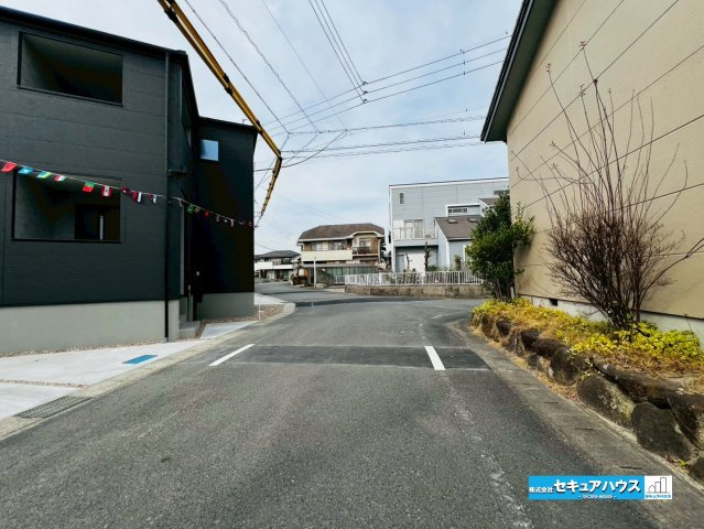 【同施工物件ご案内可能】知多市寺本台3丁目 全2棟の前面道路含む現地写真|事前予約にて現地ご見学いただけます！お気軽にお問い合わせください♪
■株式会社　セキュアハウス■
住宅ローンに強く、知識、経験豊富なスタッフ在籍
お客様に寄り添い、ご成約後もサポート致します