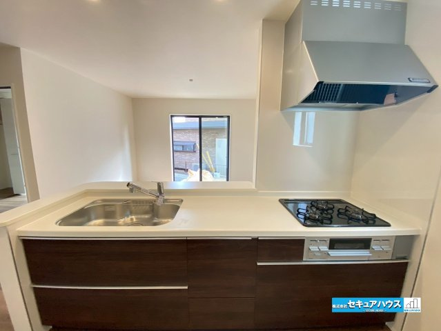 【同施工物件ご案内可能】知多市寺本台3丁目 全2棟の内観：施工例|【キッチンイメージ】
◆同時にたくさんの料理が調理できる。「焼く・蒸す・煮る」の工程を同時進行で進めることができるので、料理を素早く作ることができます。育児でバタバタ忙しいママに嬉しい♪